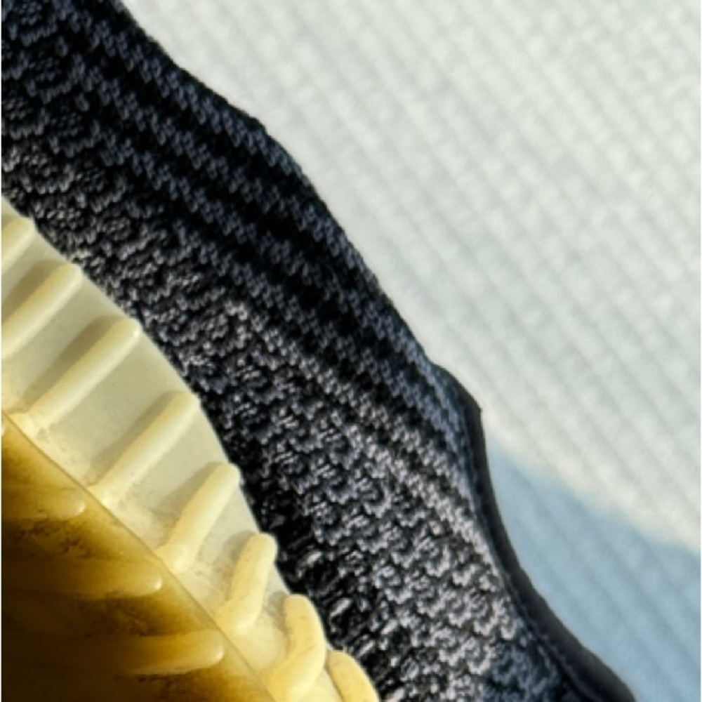 Adidas Yeezy Boost 350 V2 “Carbon” Black Gray Sneakers Size 8 - Picture 4 of 8